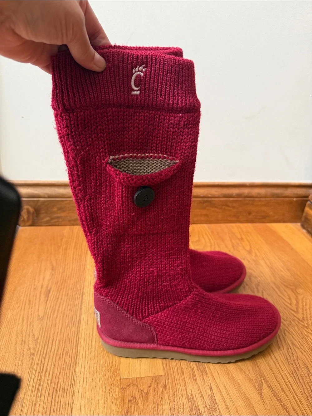 UGG Knit Pocket Button Boots Red UC Bearcat symbol embroidered Style 1879 Size 7